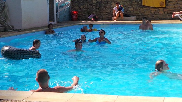 Piscine du Camping  la Pinède en provence