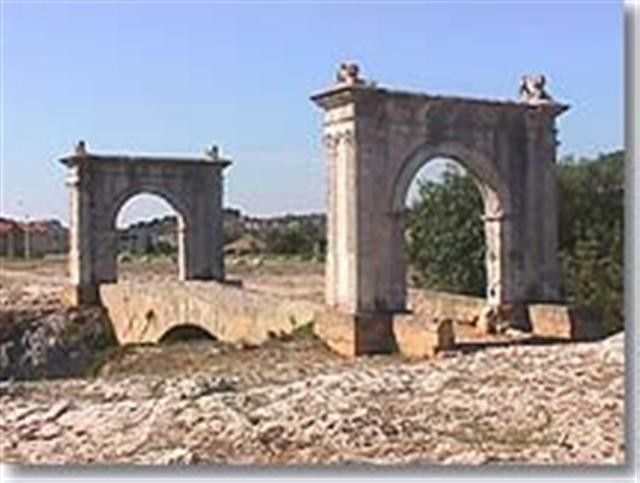 A découvrir aux alentours du Camping la Pinède